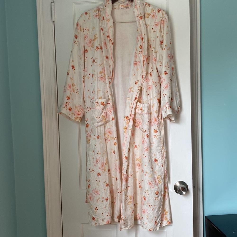 Floral Silk Robe - Picture 10 of 10